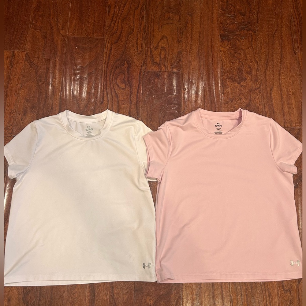 Under Armour Girls LG white/light purple Short Sleeve crop T Casual/athleisure